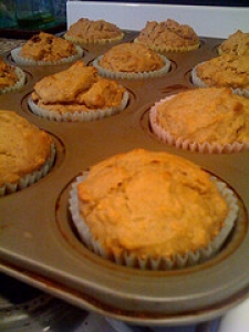 Applesauce Raisin Muffins