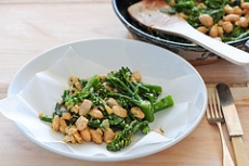 Broccoli With Pine Nuts