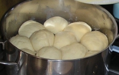Dampfnudeln (Dumplings)