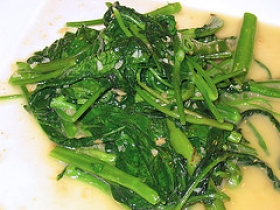 Garlic Stir-Fry Spinach