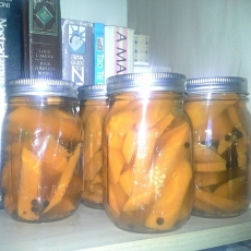 PICKLED PEACHES